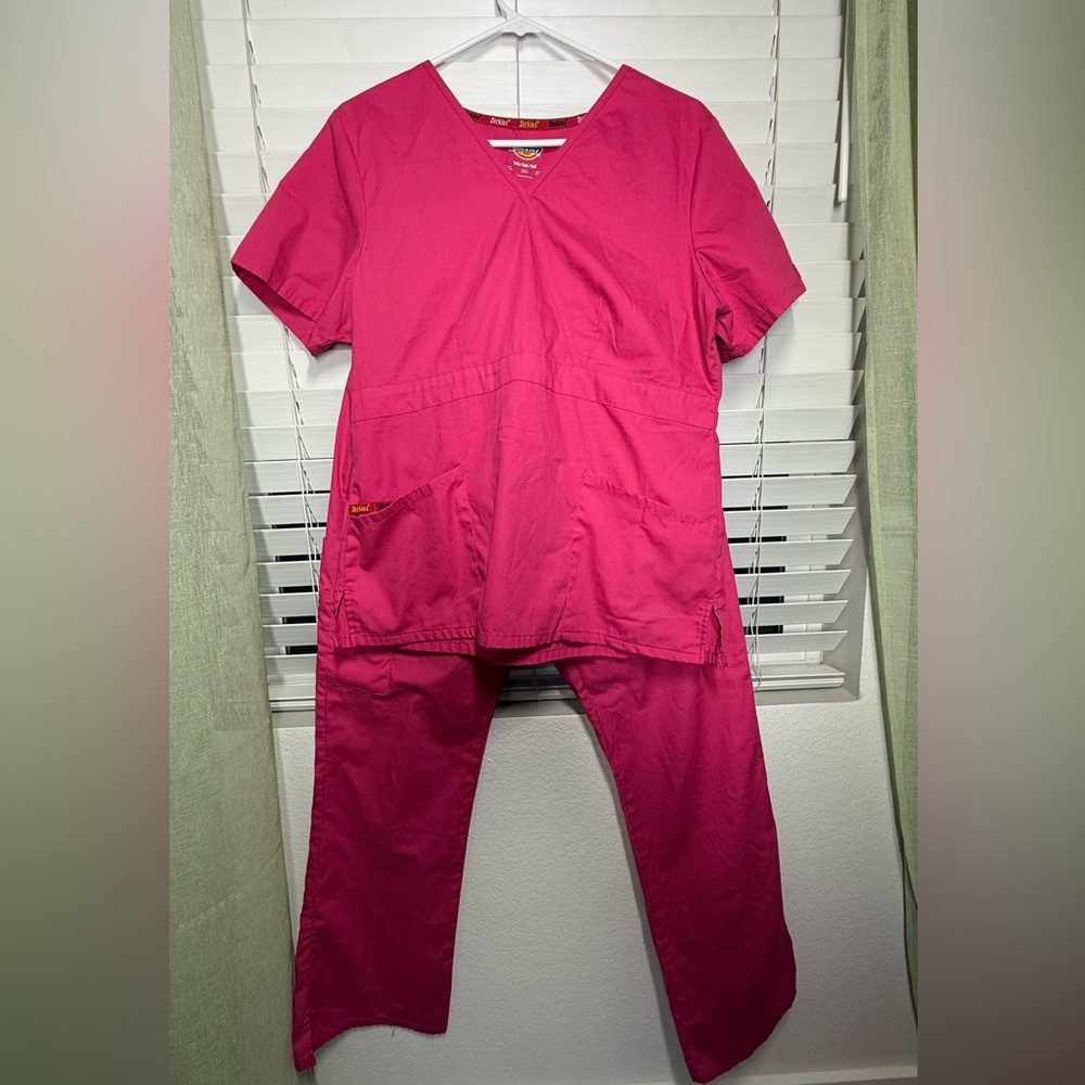 Dickies Scrub Set - Good Condition - Pink